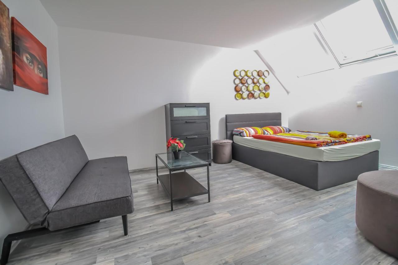 Private Triple Bedroom In Shared Apartment Dw171-4 Wina Bagian luar foto