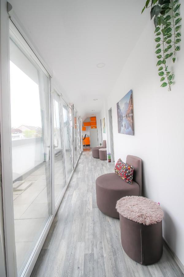 Private Triple Bedroom In Shared Apartment Dw171-4 Wina Bagian luar foto