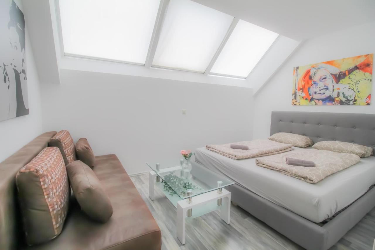 Private Triple Bedroom In Shared Apartment Dw171-4 Wina Bagian luar foto